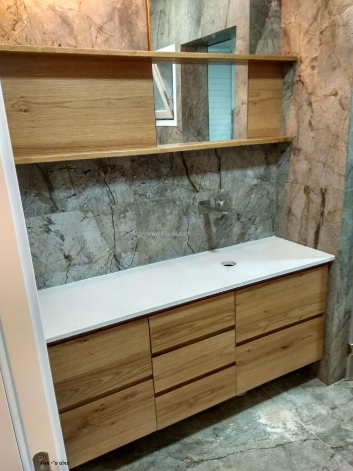 ארון אמבטיה בהזמנה רפאלו בשילוב עץ מלא
