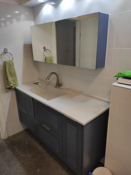 ארון אמבטיה רוברטו בהזמנה אישית החל מ 120 ס"מ